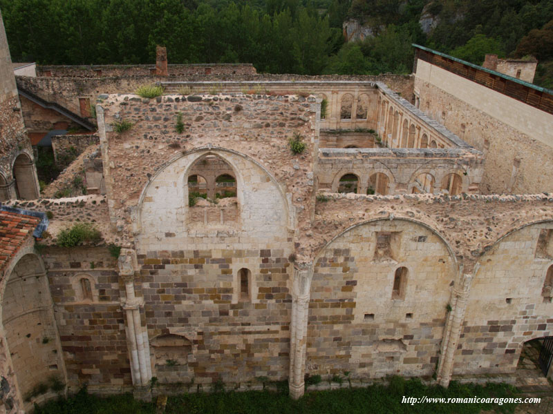 MURO SUR DEL TEMPLO DESDE LA TORRE